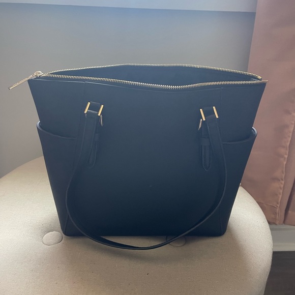 Michael Kors black tote - Picture 4 of 4